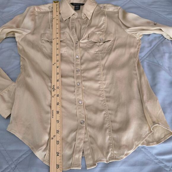 Women's Silk Blouse Sz 4 Champagne Button Down Long Sleeve Workwear Minimalist - Picture 10 of 10